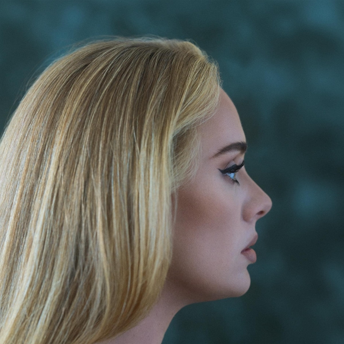 Adele thông báo phát hành album