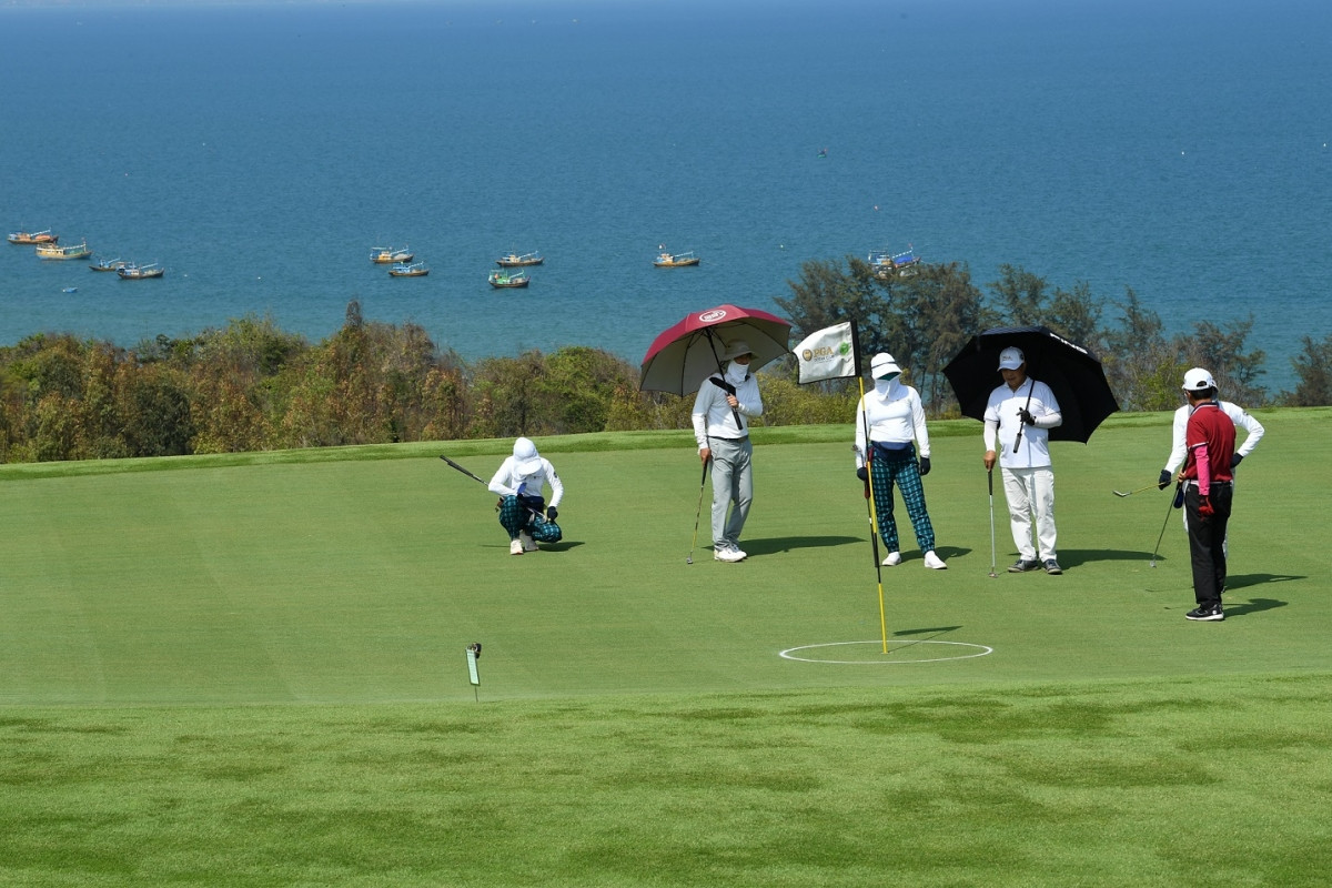 Cụm sân golf PGA độc quyền 36 hố là một trong những tiện ích đắt giá – đặc quyền trải nghiệm dành cho mọi cư dân NovaWorld Phan Thiet.