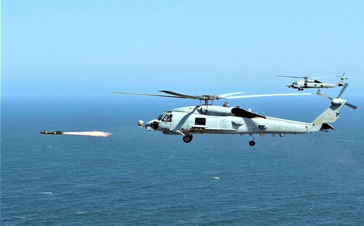 Ngoài săn ngầm, MH-60R có thể đảm nhận nhiều nhiệm vụ khác; Nguồn: eurasiantimes.com.