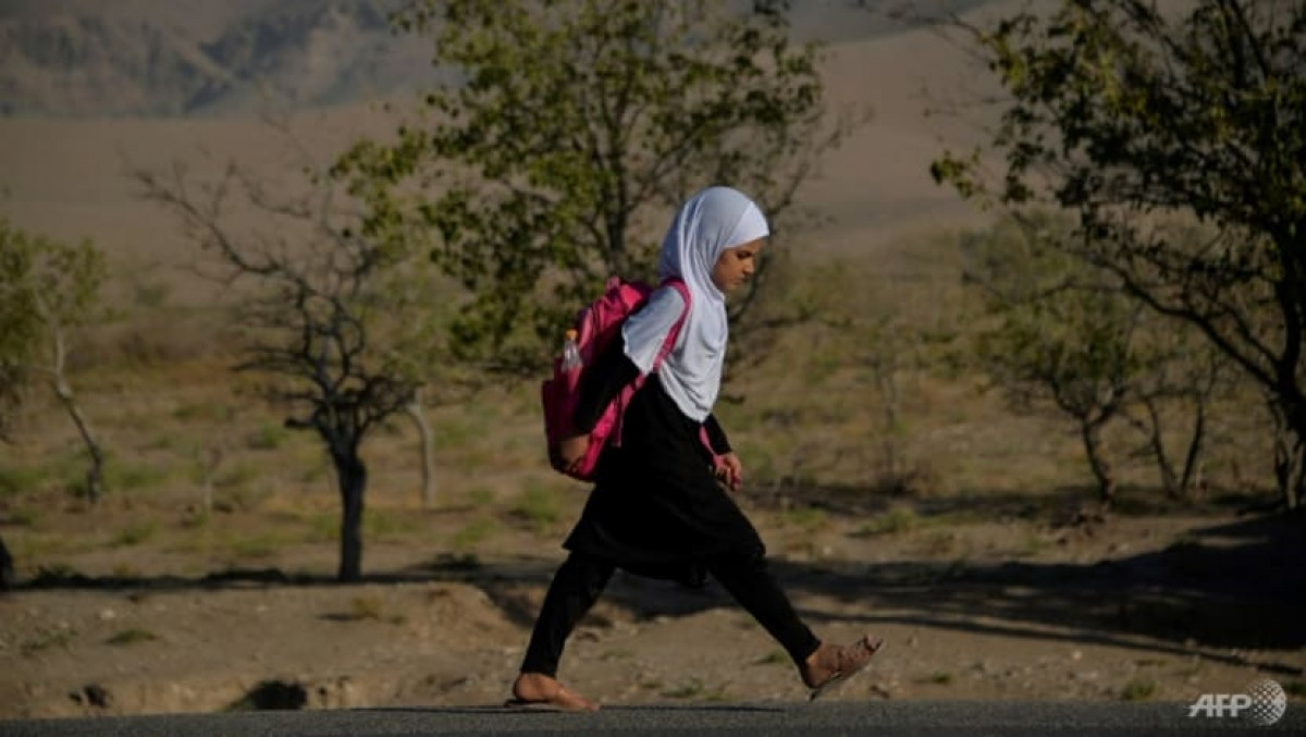 Taliban đã cho phép nữ sinh Afghanistan trở lại một số trường trung học cơ sở, nhưng phần lớn các em vẫn bị cấm tham gia các lớp học trên toàn quốc. Ảnh: AFP