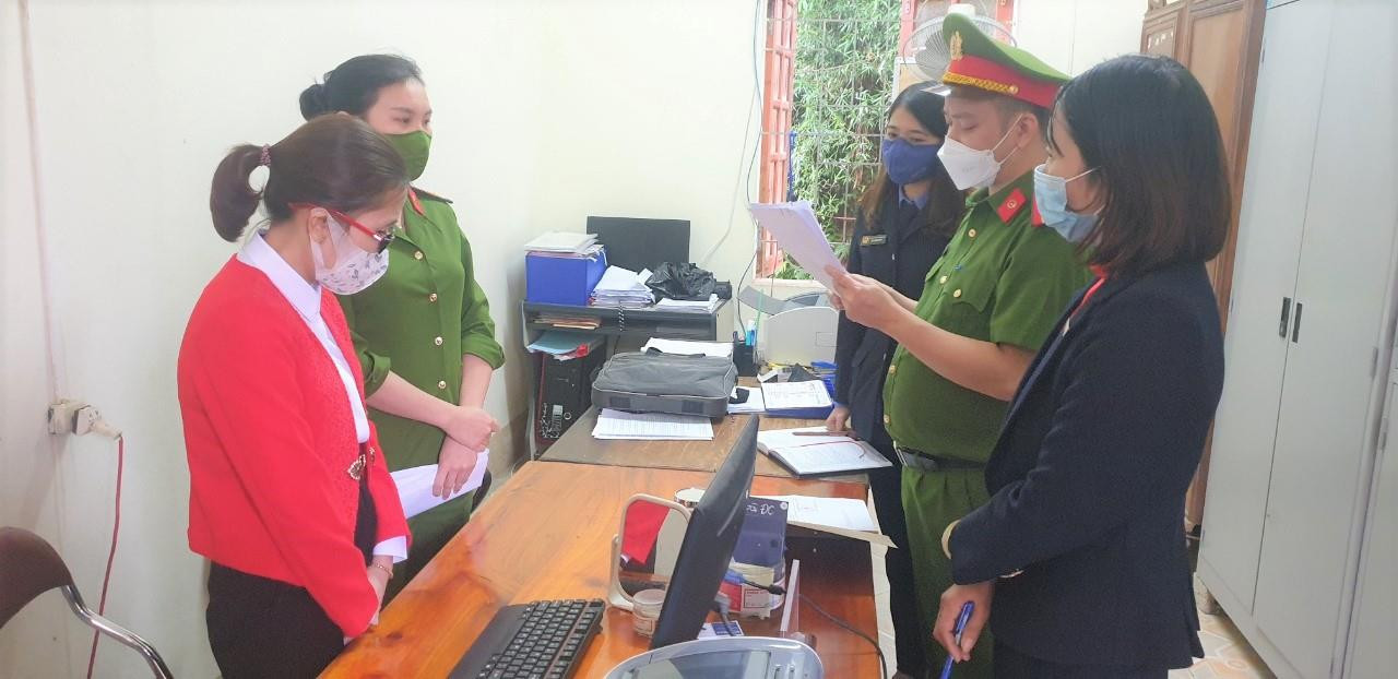 Bắt cán bộ xã ở Nghệ An ‘ăn chặn’ tiền hỗ trợ thiên tai - 1