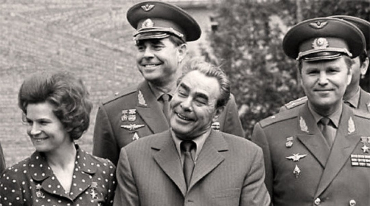 Tổng Bí thư CPSU Brezhnev tại một buổi tiếp các phi công vũ trụ Liên Xô. Nguồn: pulse.mail.ru