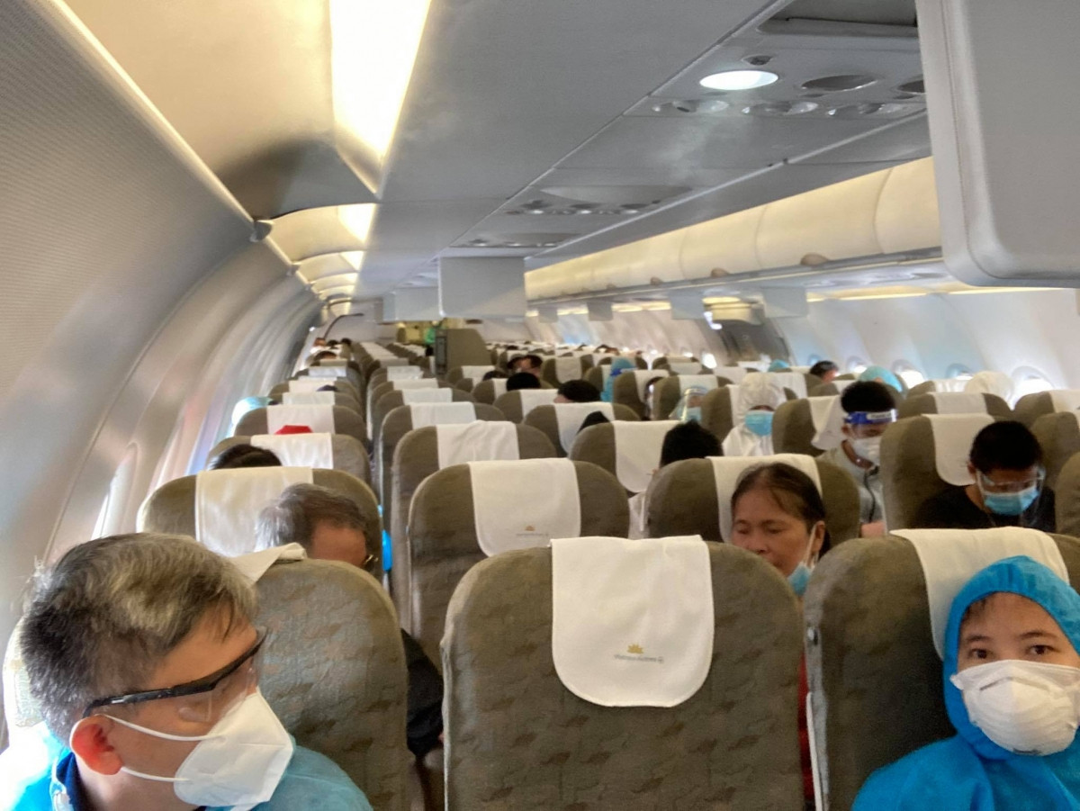 Cục Hàng không Việt Nam đề xuất bỏ quy định ngồi giãn cách với khách đi máy bay sau khi kết thúc giai đoạn 1.