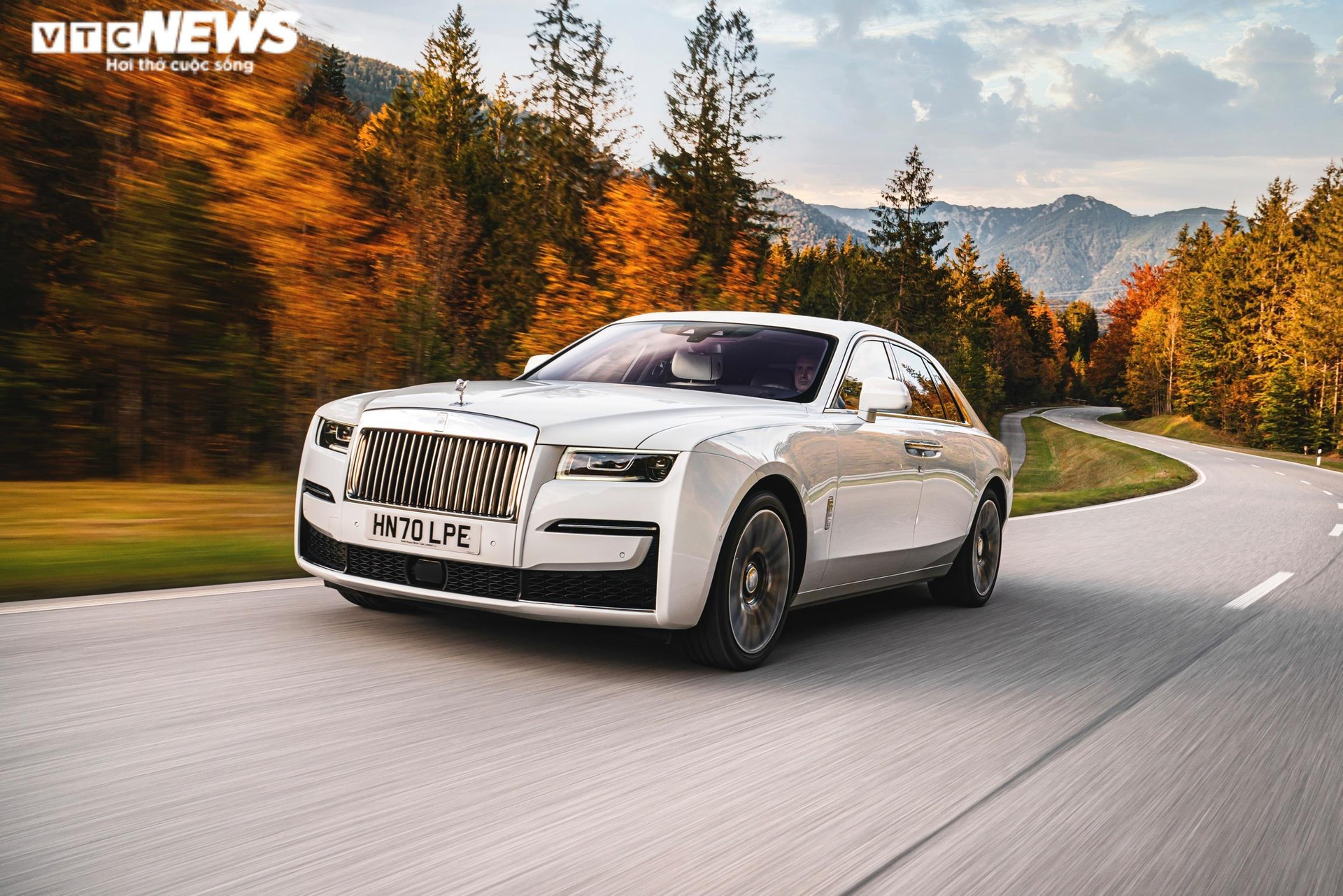 Siêu xe Rolls-Royce New Ghost và bộ ảnh chu du khắp thế giới - 9