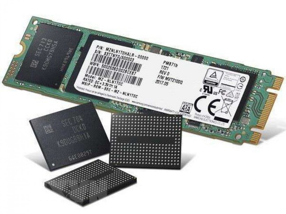 Sản phẩm chip nhớ V-NAND thế hệ 4 của Hãng điện tử Samsung dành cho ô tô. Ảnh minh họa: Yonhap/TTXVN.