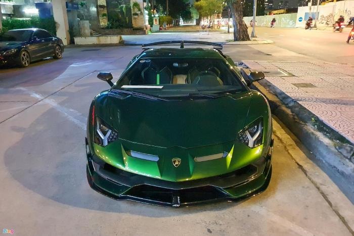 Lamborghini Aventador SVJ sở hữu màu sơn lạ tại Việt Nam - 2
