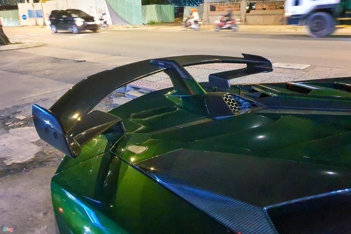 Lamborghini Aventador SVJ sở hữu màu sơn lạ tại Việt Nam - 7