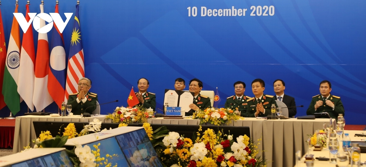 Sáng 10/12, tại Hà Nội, tại Hội nghị Bộ trưởng Quốc phòng các nước ASEAN mở rộng (ADMM+) lần thứ 7 thông qua Tuyên bố chung tầm nhìn chiến lược an ninh của ADMM+.