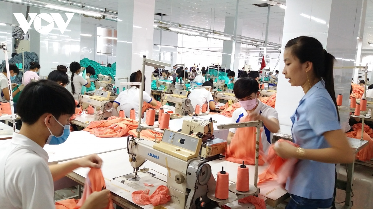 Cộng đồng các doanh nghiệp FDI tại tỉnh Tiền Giang đề nghị Thủ tướng xem xét và có biện pháp can thiệp giúp đỡ doanh nghiệp dần khôi phục sản xuất để góp phần vào tiến trình phục hồi kinh tế, đồng thời giải quyết việc làm và ổn định đời sống kinh tế cho người lao động.