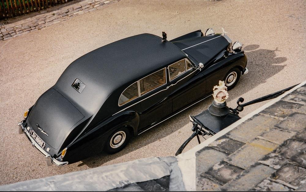 Rolls-Royce Black Badge: Dòng xe mang tính biểu tượng - 8