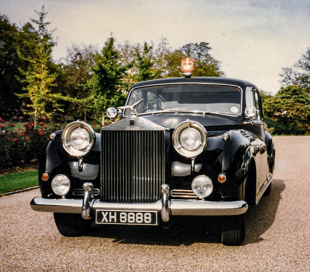 Rolls-Royce Black Badge: Dòng xe mang tính biểu tượng - 5