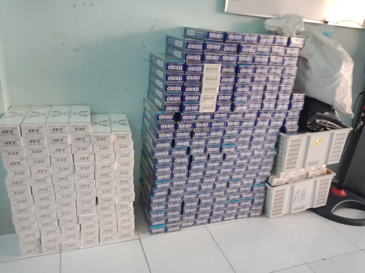 Tây Ninh: Phát hiện bắt giữ trên 3.000 gói thuốc lá điếu ngoại nhập lậu - 1