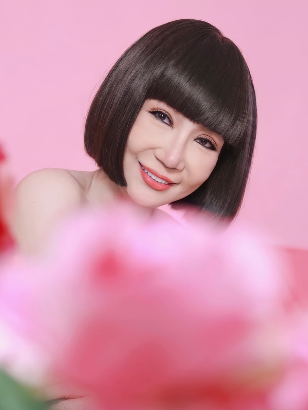 Nghệ sĩ cải lương Thanh Kim Huệ tuổi 66 trẻ trung qua ống kính của chồng - 2
