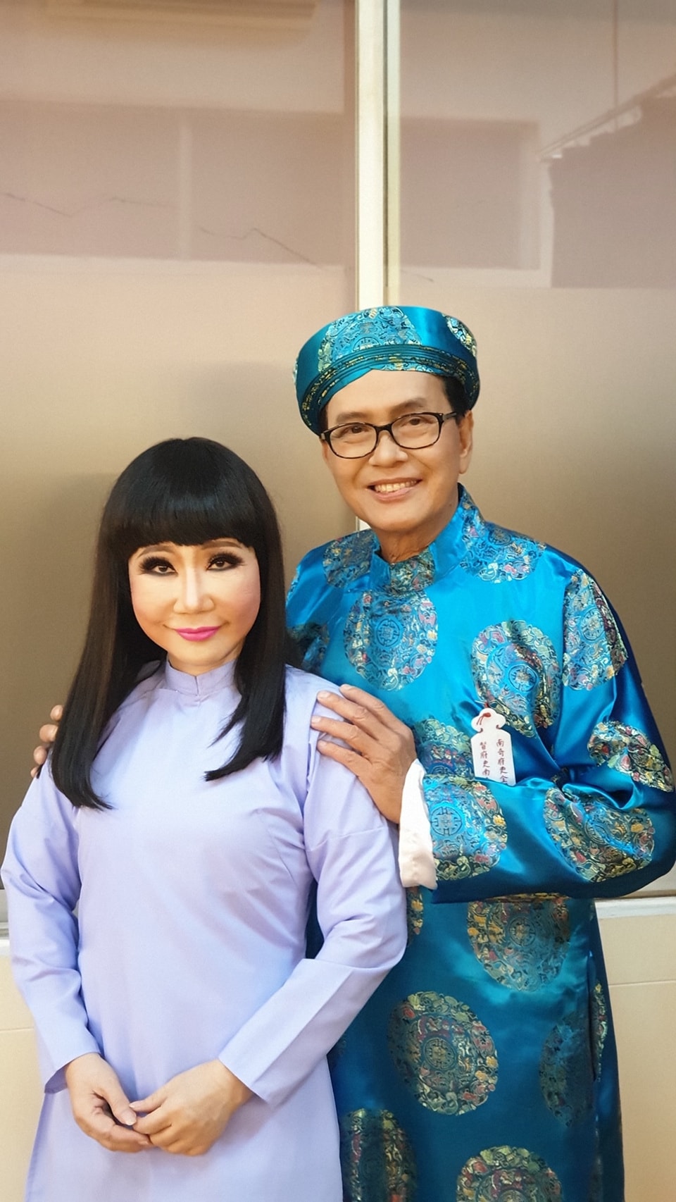 Nghệ sĩ cải lương Thanh Kim Huệ tuổi 66 trẻ trung qua ống kính của chồng - 14
