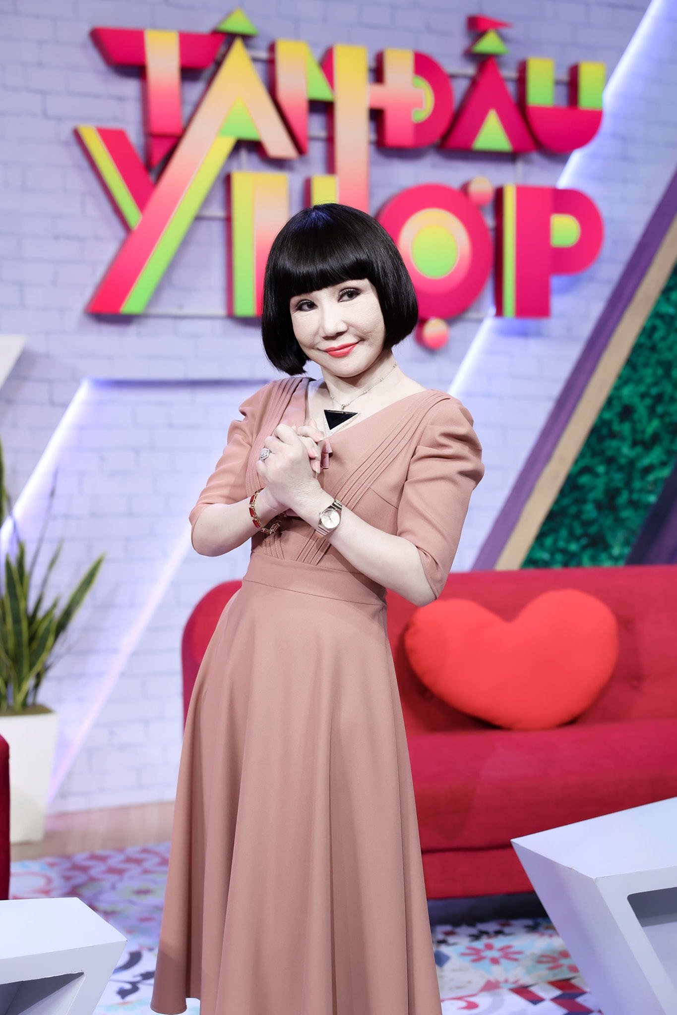 Nghệ sĩ cải lương Thanh Kim Huệ tuổi 66 trẻ trung qua ống kính của chồng - 9