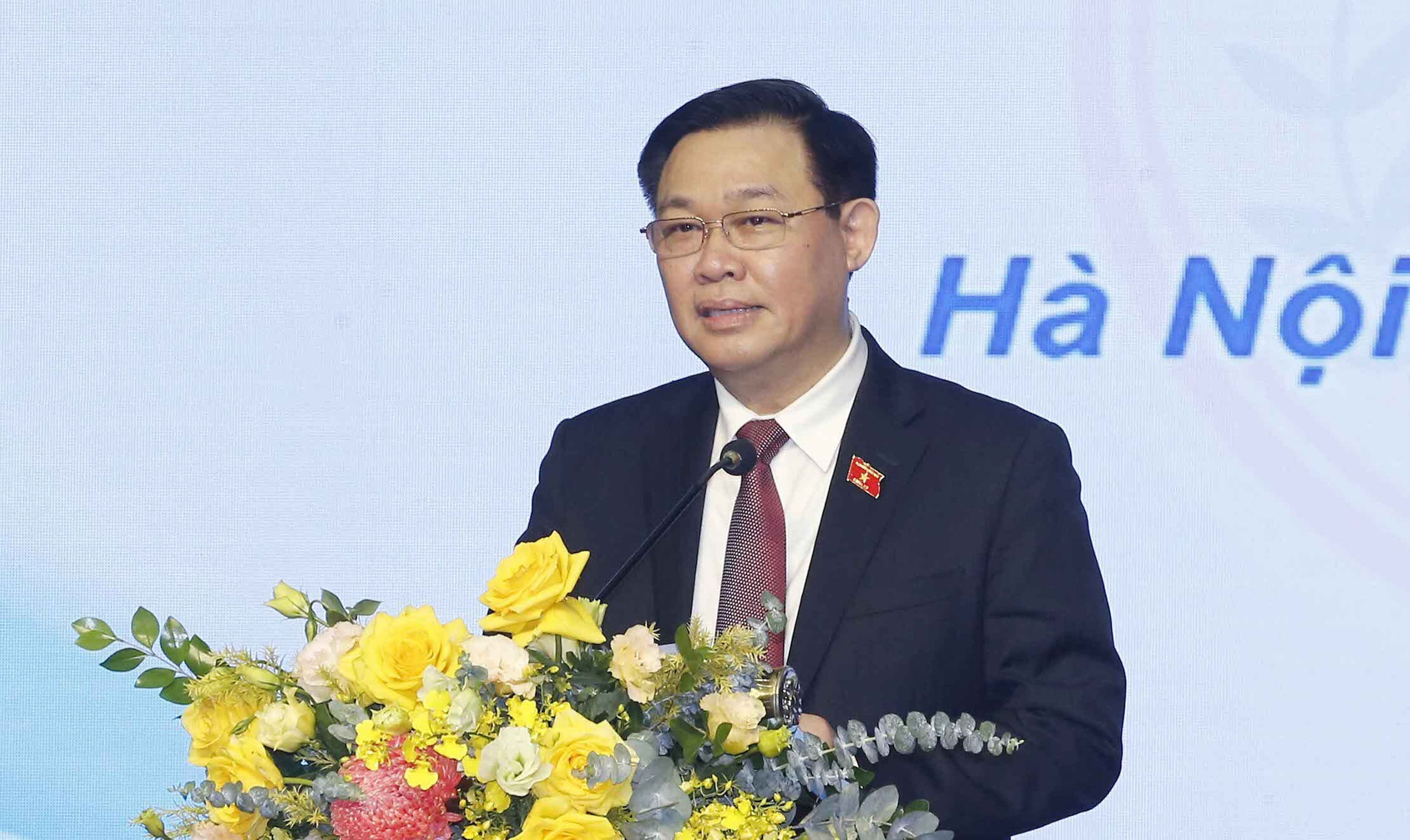 Chủ tịch Quốc hội thăm, chúc mừng thầy cô Trường Đại học Y Hà Nội - 1