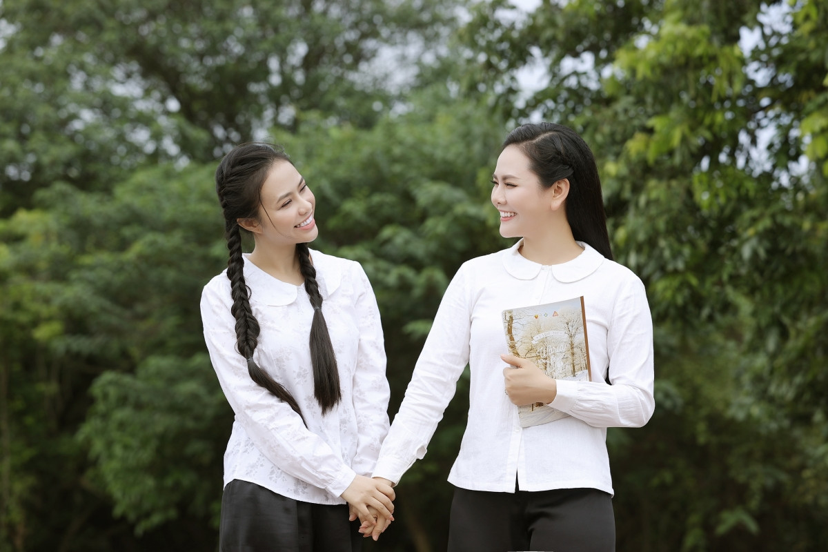 Cặp chị em Lương Nguyệt Anh (phải) - Lương Hải Yến (trái).