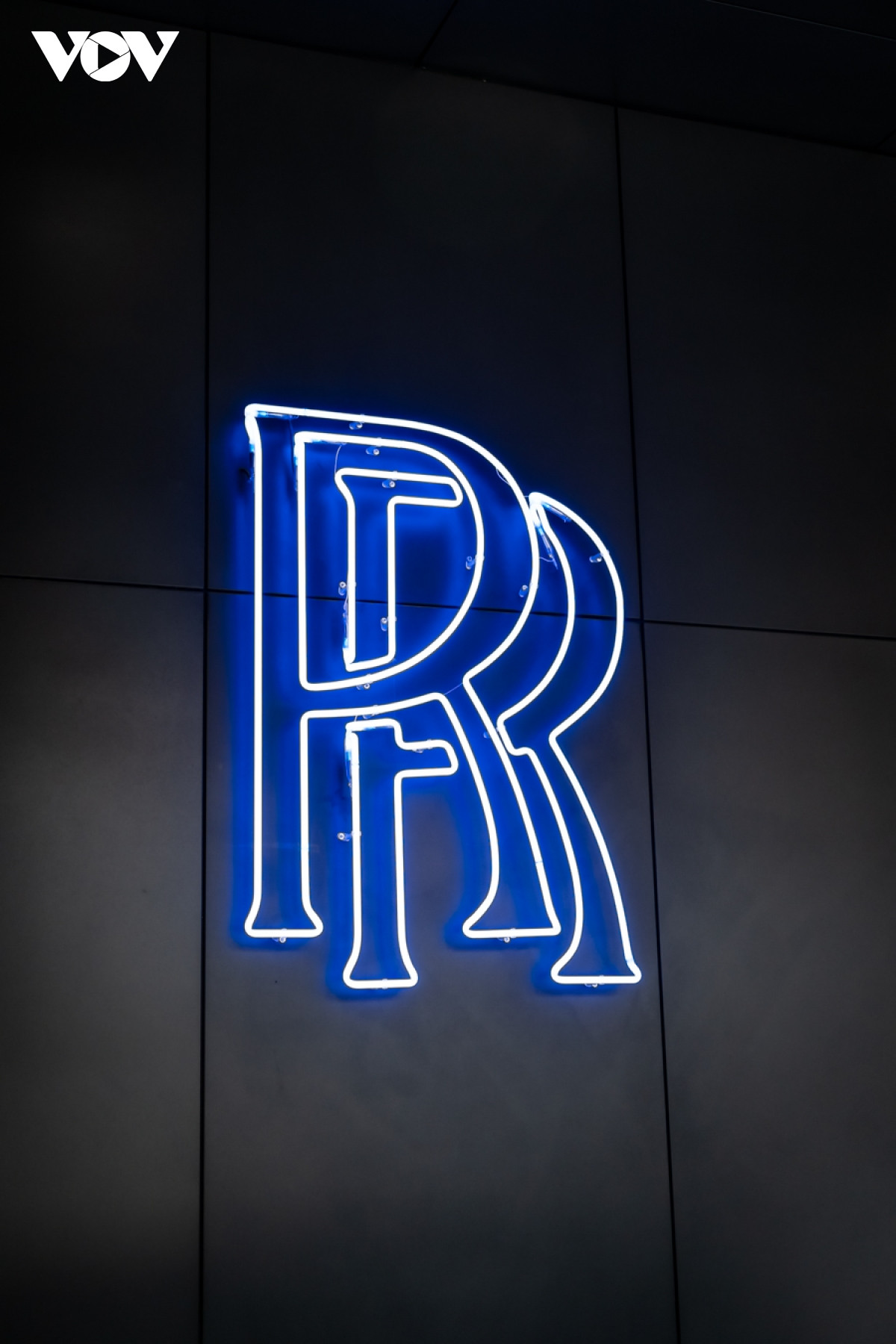 Có gì đặc biệt trong showroom đầu tiên của Rolls-Royce tại TP.HCM? - 10