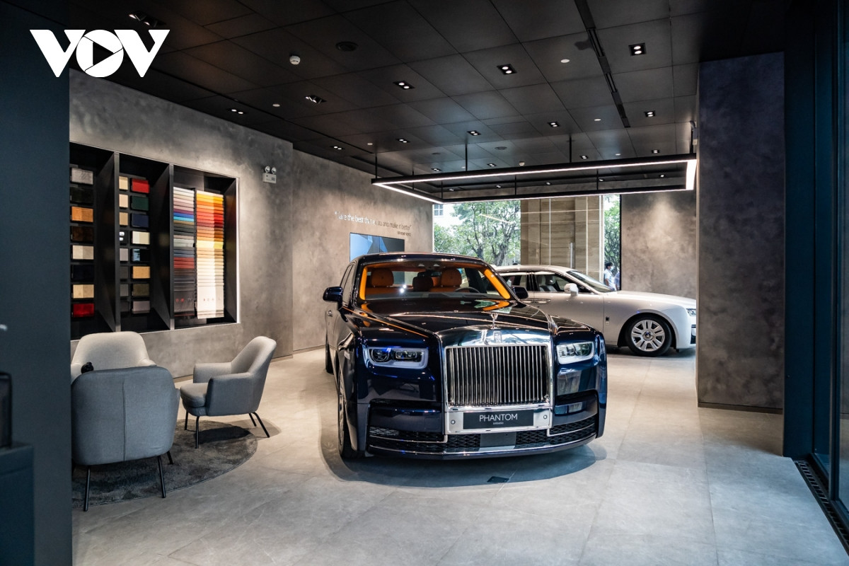 Có gì đặc biệt trong showroom đầu tiên của Rolls-Royce tại TP.HCM? - 2
