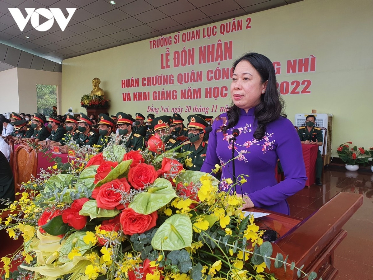 Phó Chủ tịch nước Võ Thị Ánh Xuân phát biểu tại lễ khai giảng năm học mới 2021 - 2022 của Trường Sỹ quan Lục quân 2 (Ảnh: Duy Phương)