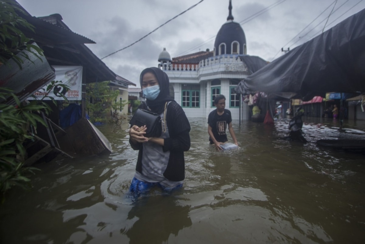 Hơn 2.500 trận thiên tai giáng xuống Indonesia trong năm 2021 - 1