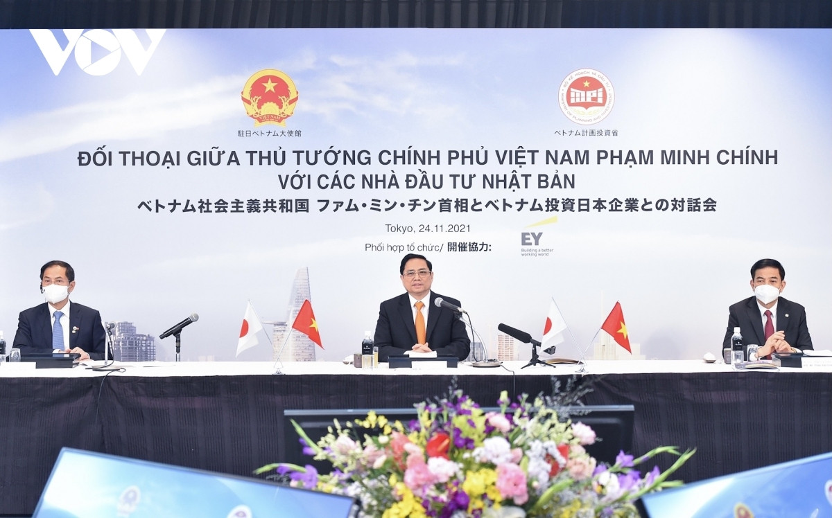  Nhật Bản đang là nước tài trợ ODA lớn nhất cho Việt Nam, với số tiền lên tới gần 27 tỉ USD, chiếm tới xấp xỉ 30% số vốn ODA mà Chính phủ Nhật Bản dành cho các nước trên thế giới. Nhật Bản nằm trong top đầu các nhà đầu tư lớn nhất vào Việt Nam, với khoảng 4.800 dự án, tổng số tiền trên 65 tỉ USD. Nhật Bản cũng là nước có số khách du lịch đến Việt Nam đứng thứ 3, với khoảng 1 triệu người. Trong chuyến thăm này, Thủ tướng Phạm Minh Chính đã đối thoại với các nhà đầu tư hàng đầu Nhật Bản. 