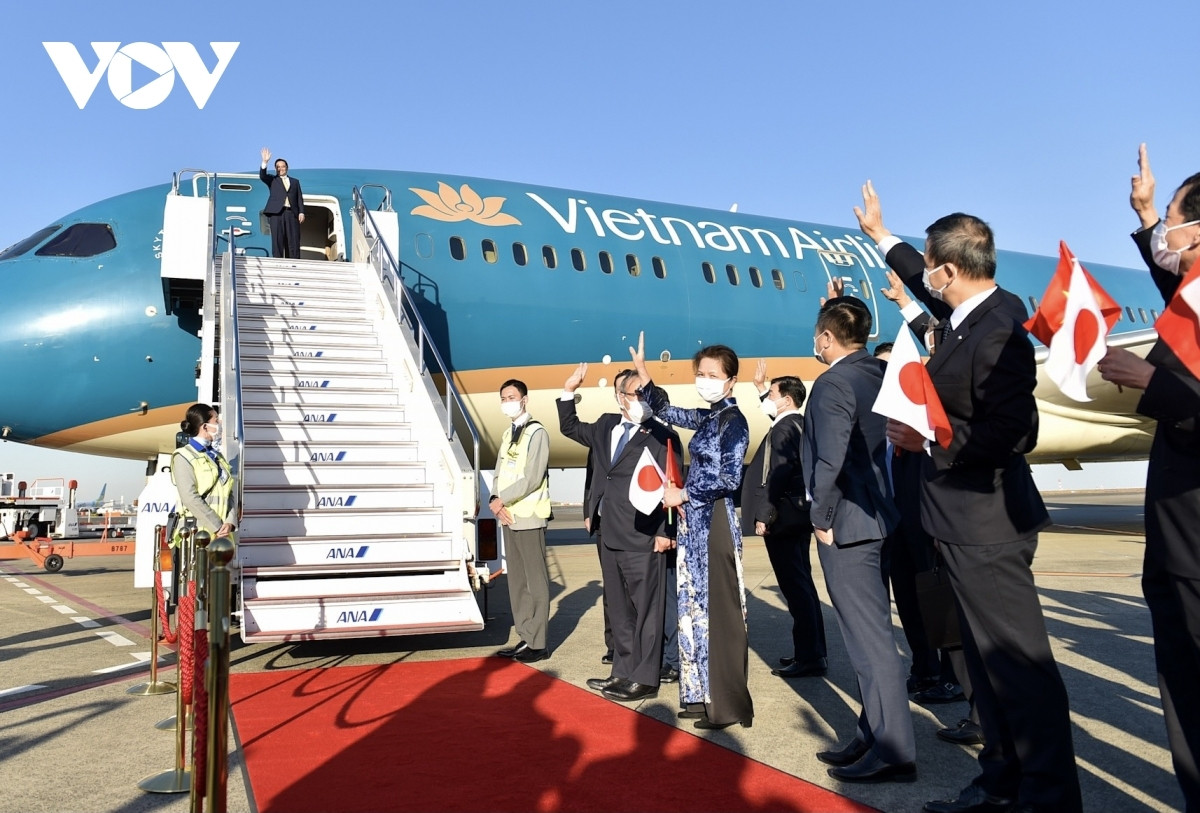 15h30 phút (theo giờ Tokyo) chiều 25/11, Thủ tướng Phạm Minh Chính cùng đoàn lãnh đạo cấp cao Việt Nam lên máy bay rời Tokyo, kết thúc tốt đẹp chuyến thăm chính thức Nhật Bản.