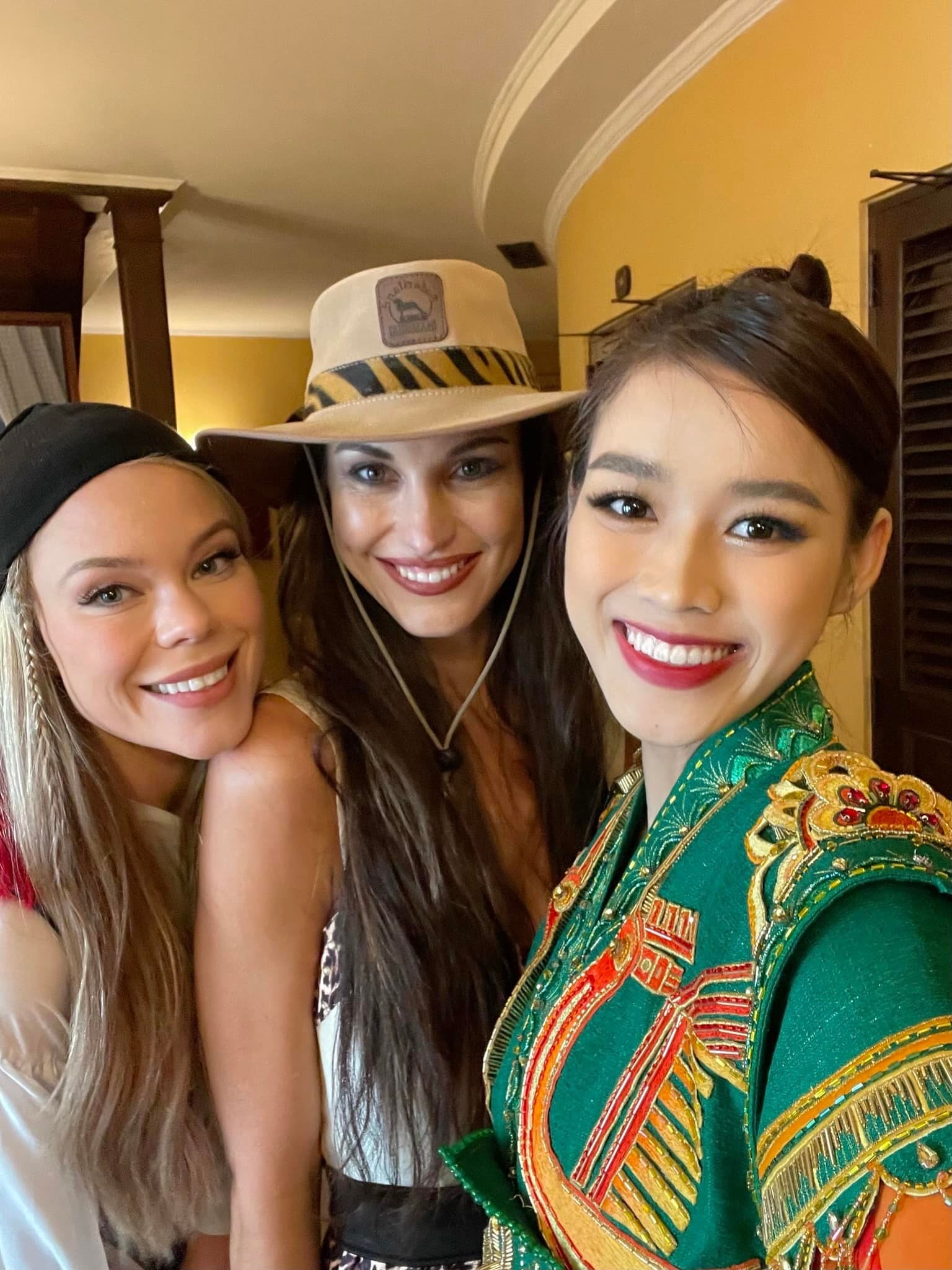 Đỗ Thị Hà lộng lẫy trong trang phục 'Nhụy Kiều tướng quân' tại Miss World - 6