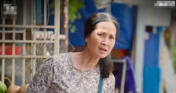 Loạt tạo hình 'khó đỡ' của NSND Lan Hương trên màn ảnh nhỏ  - 3
