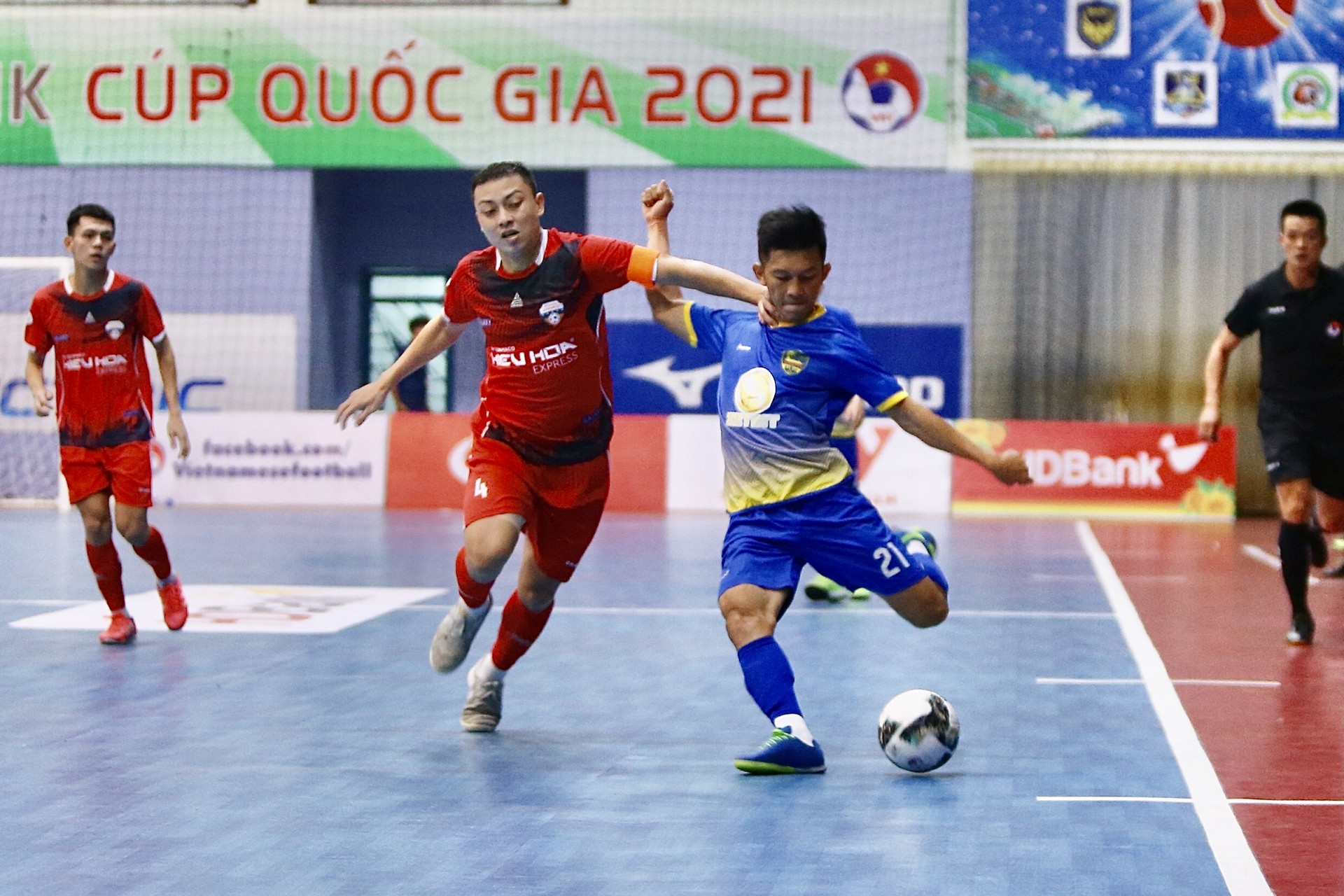 Dịch COVID-19 phức tạp, giải Futsal HDBank Cúp Quốc gia 2021 bị hủy - 1