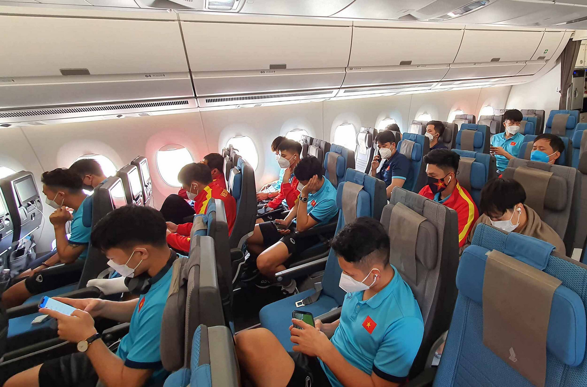 Tuyển Việt Nam đến Singapore, sẵn sàng chinh phục AFF Cup 2020 - 1