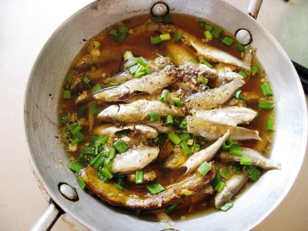 Miền Tây cuối mùa nước nổi, nghẹn ngào nhớ nồi cá linh kho lạt đậm hồn quê - 2