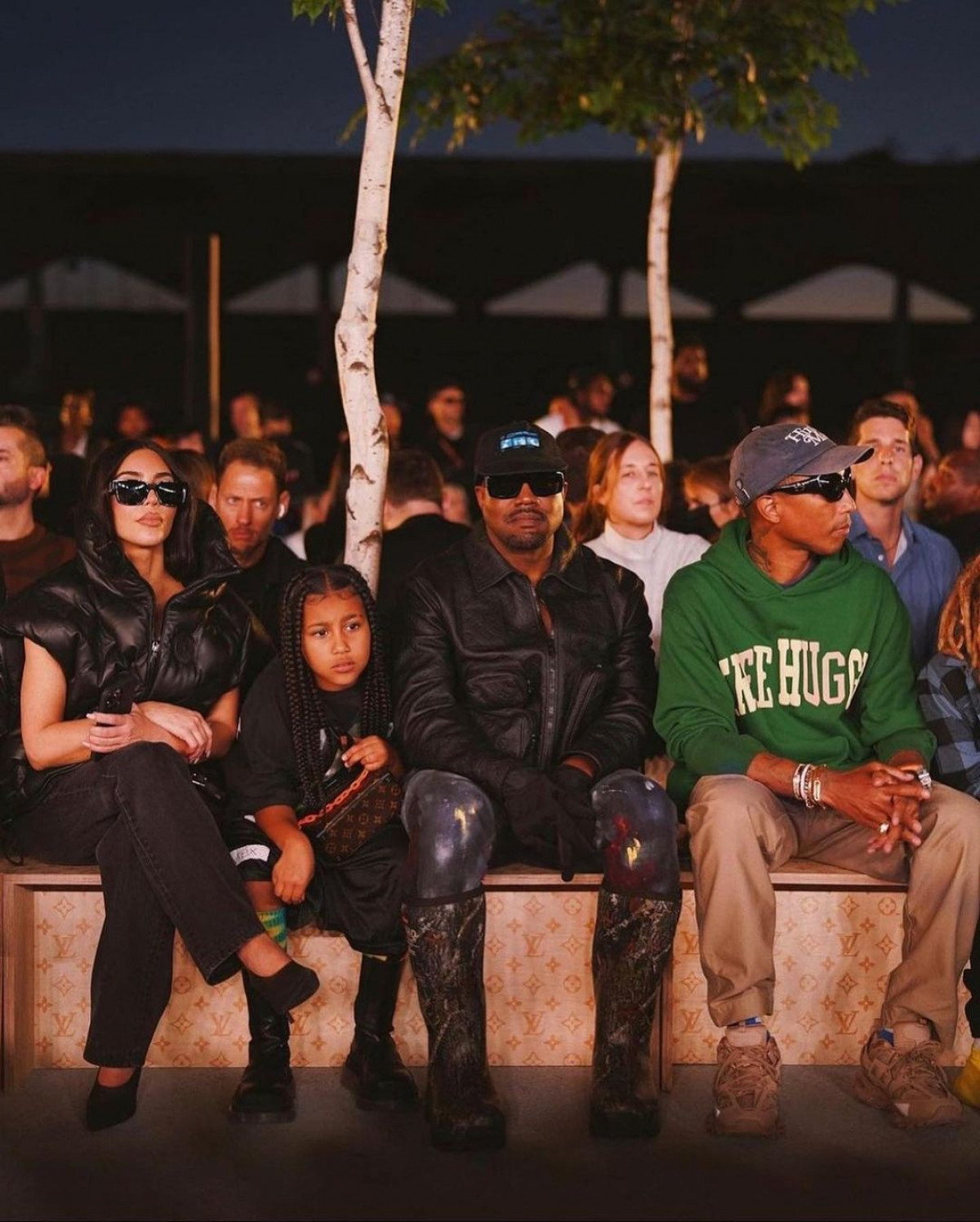 Là những người bạn thân thiết nhất của Virgil, Kanye West và Pharell Williams cũng có mặt để cùng nhau tri ân nhà thiết kế tài ba.