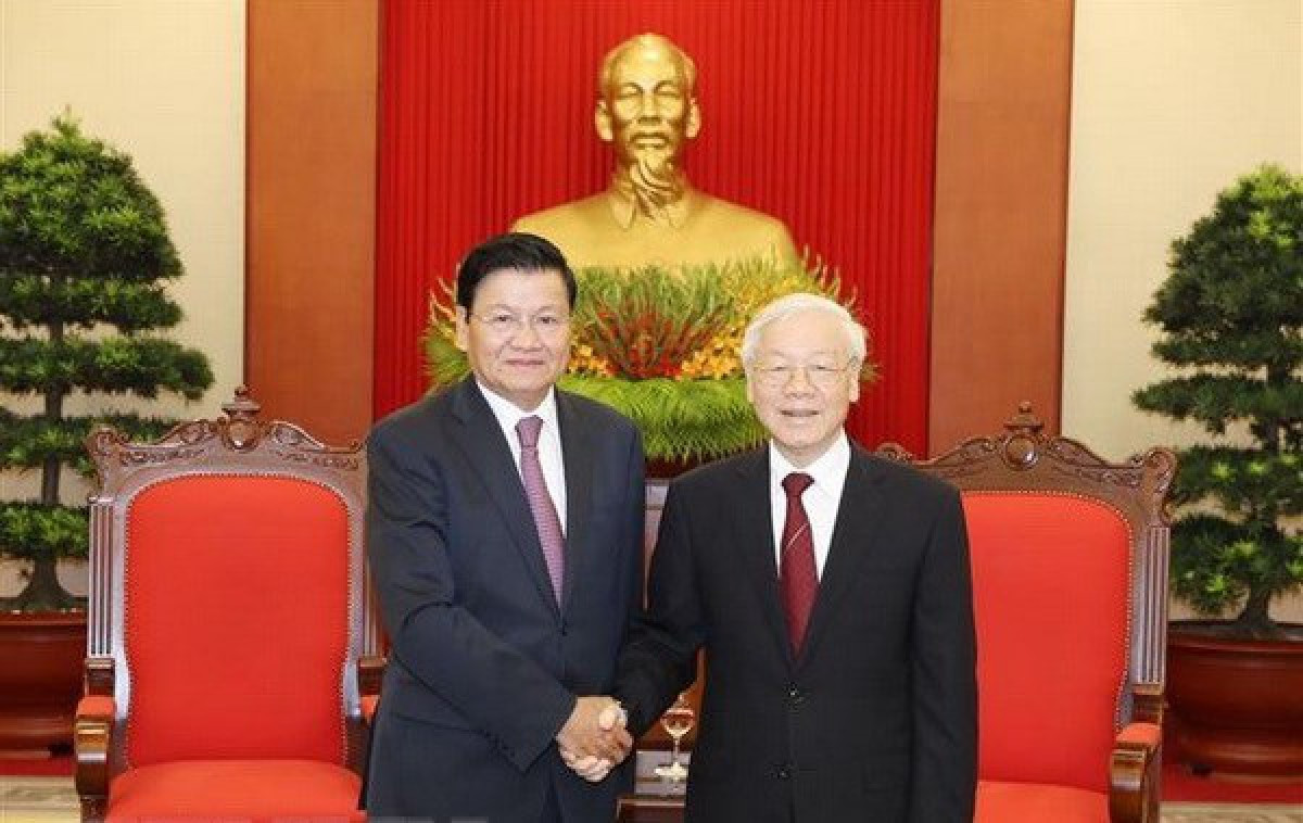 Tổng Bí thư Nguyễn Phú Trọng và Tổng Bí thư, Chủ tịch nước Lào Thongloun Sisoulith. (Ảnh: TTXVN)