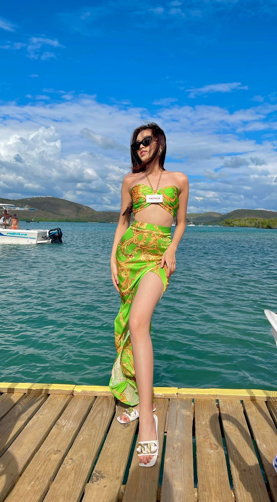 Đỗ Thị Hà bị 'soi' mặc váy 'đụng hàng' với Khánh Vân khi thi Miss World - 1