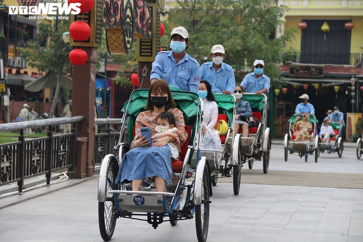 Quảng Nam bỏ quy định giấy xét nghiệm đối với người đi du lịch cuối tuần - 1