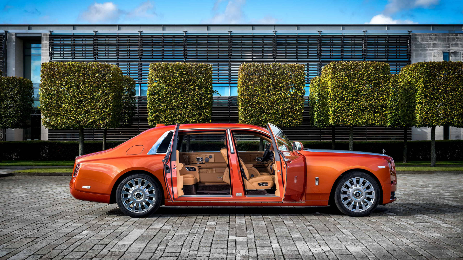 Rolls-Royce Phantom VIII có phiên bản đặc biệt - 7