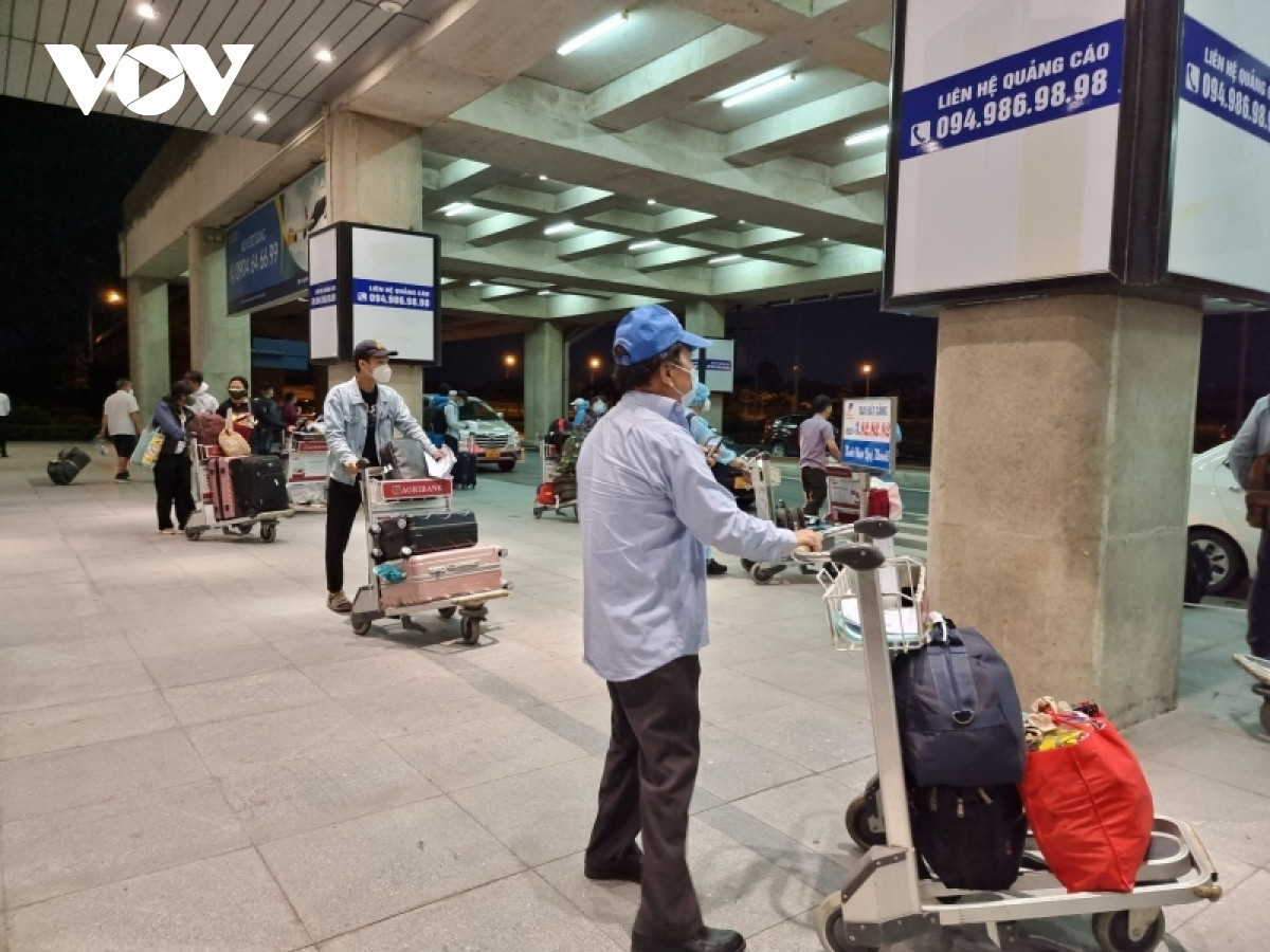 TP Hải Phòng đã nới lỏng một số quy định phòng chống dịch; mở các chuyến bay, cho phép chạy tàu khách tuyến Hà Nội - Hải Phòng.
