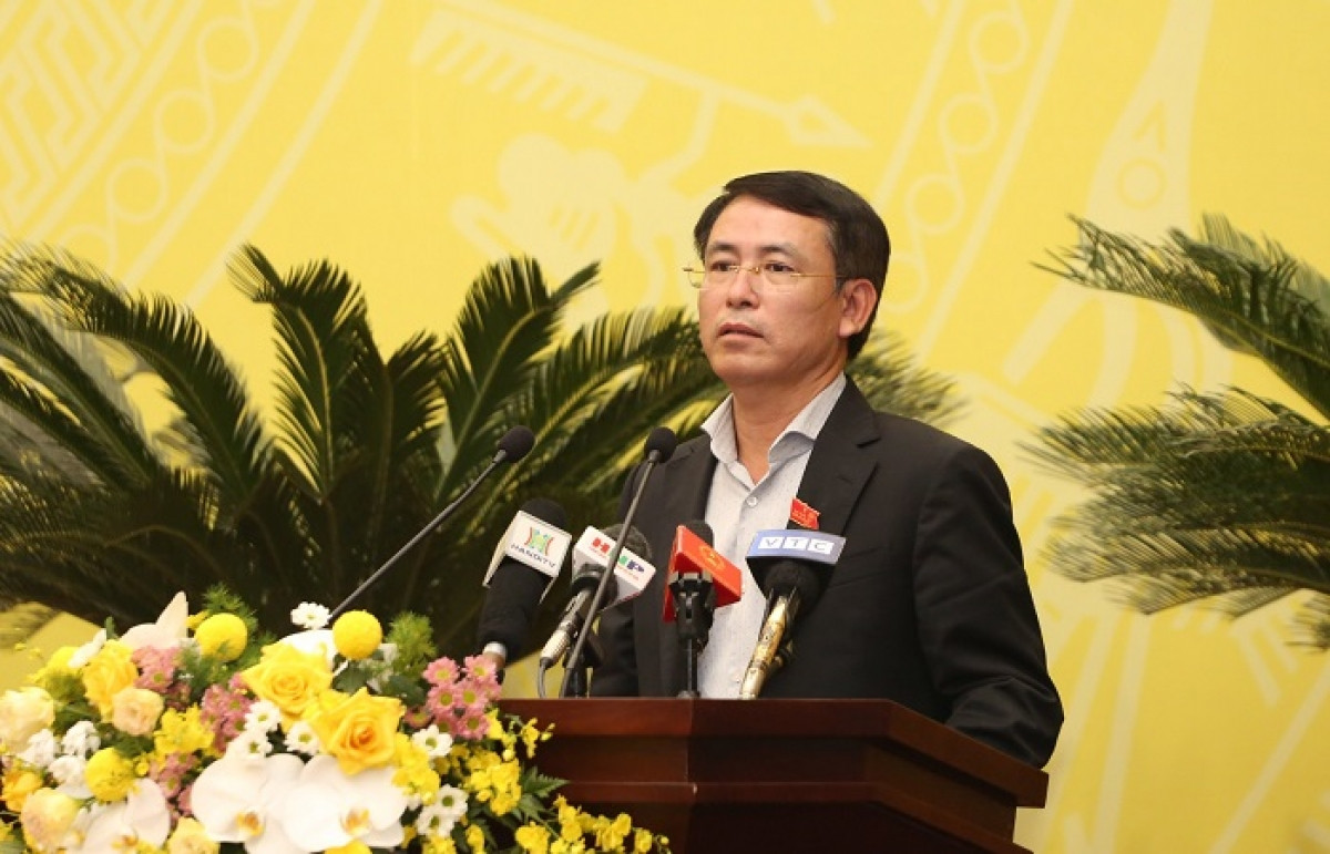 Phó Chủ tịch UBND thành phố Hà Nội Nguyễn Trọng Đông phát biểu tại phiên chất vấn