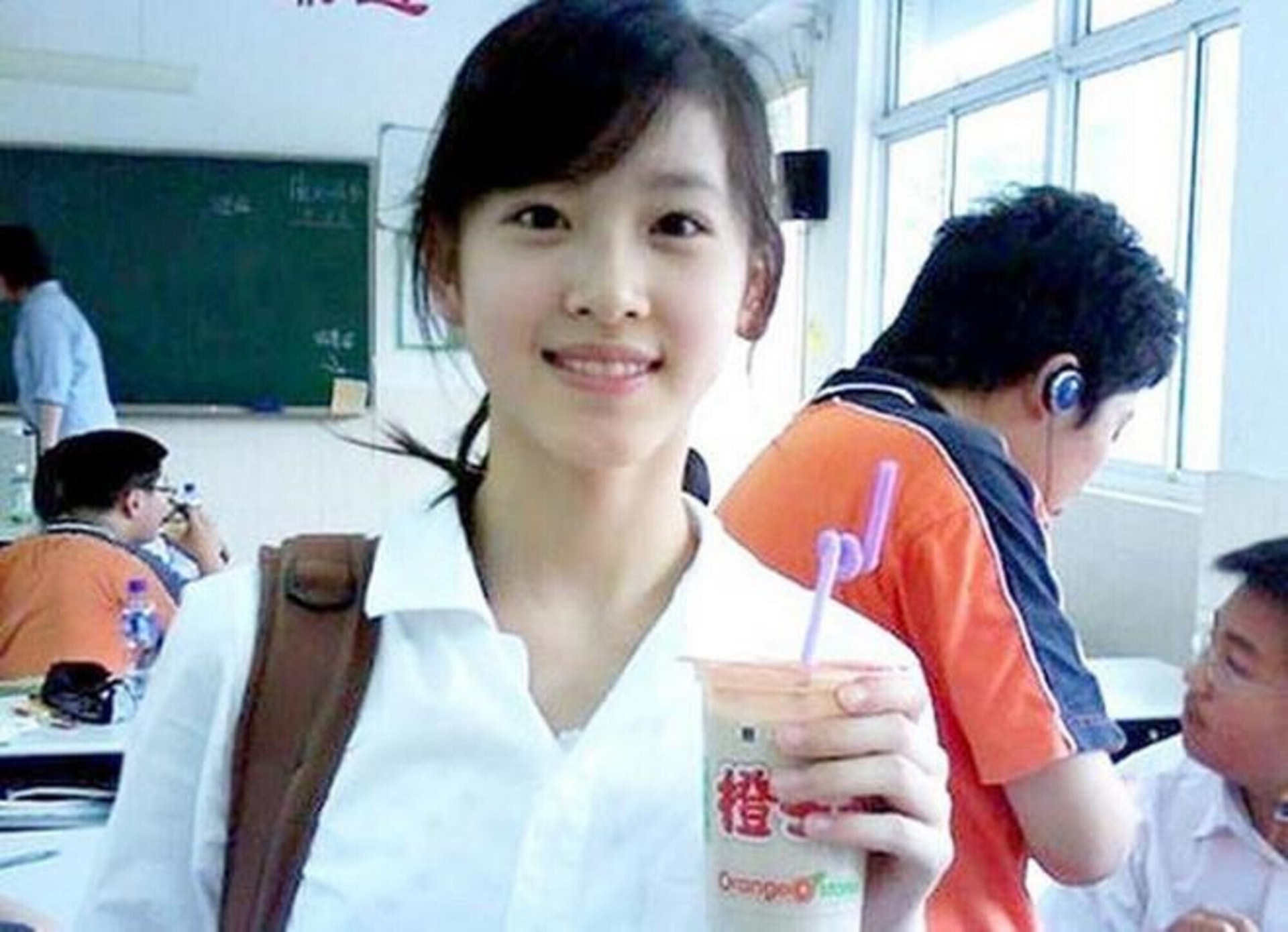 ‘Hot girl trà sữa’ 6 năm lấy chồng hơn 19 tuổi: Nhan sắc, tài sản đều gây choáng - 1