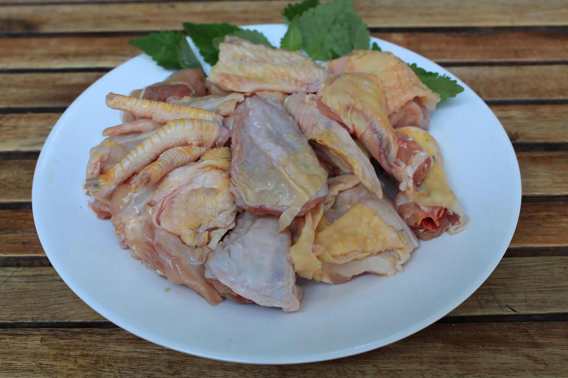 Học người Đồng Nai cách làm món 'gà chui bưởi' cực ngon đãi khách dịp năm mới - 2