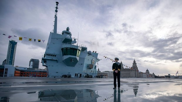 NATO cử hàng không mẫu hạm tới gần bờ biển Nga chuẩn bị tập trận - 1