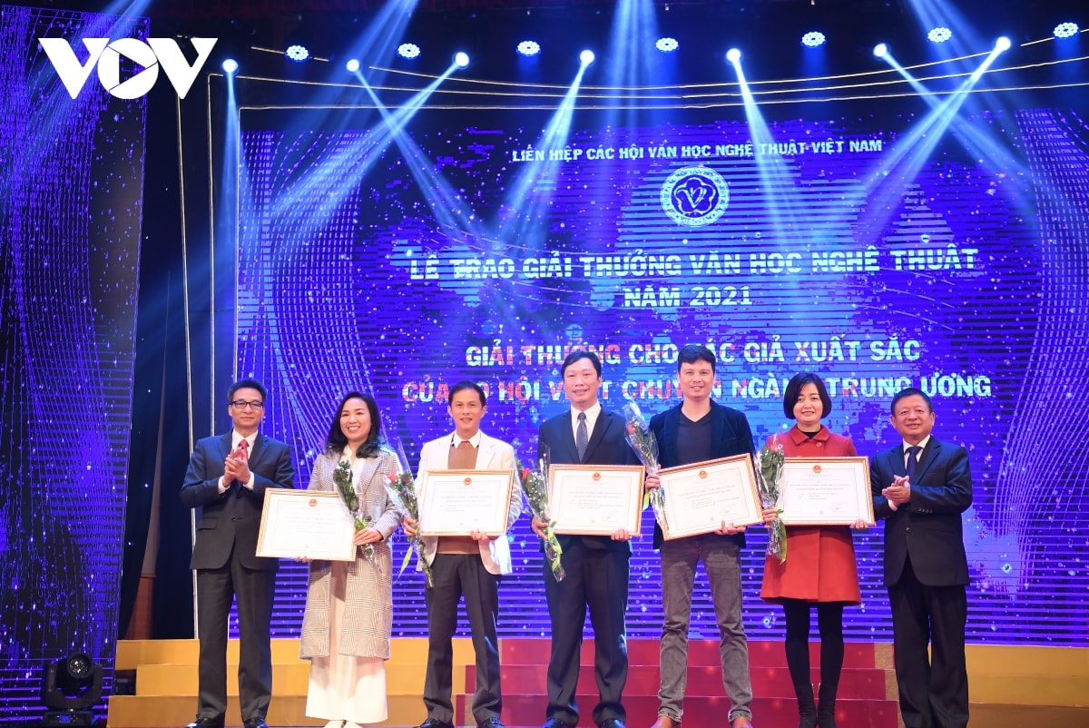 62 tác phẩm được trao giải thưởng Văn học Nghệ thuật 2021 - 7