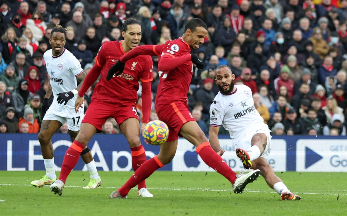 TRỰC TIẾP Liverpool 1-0 Brentford: Cột dọc từ chối bàn thắng của Jota