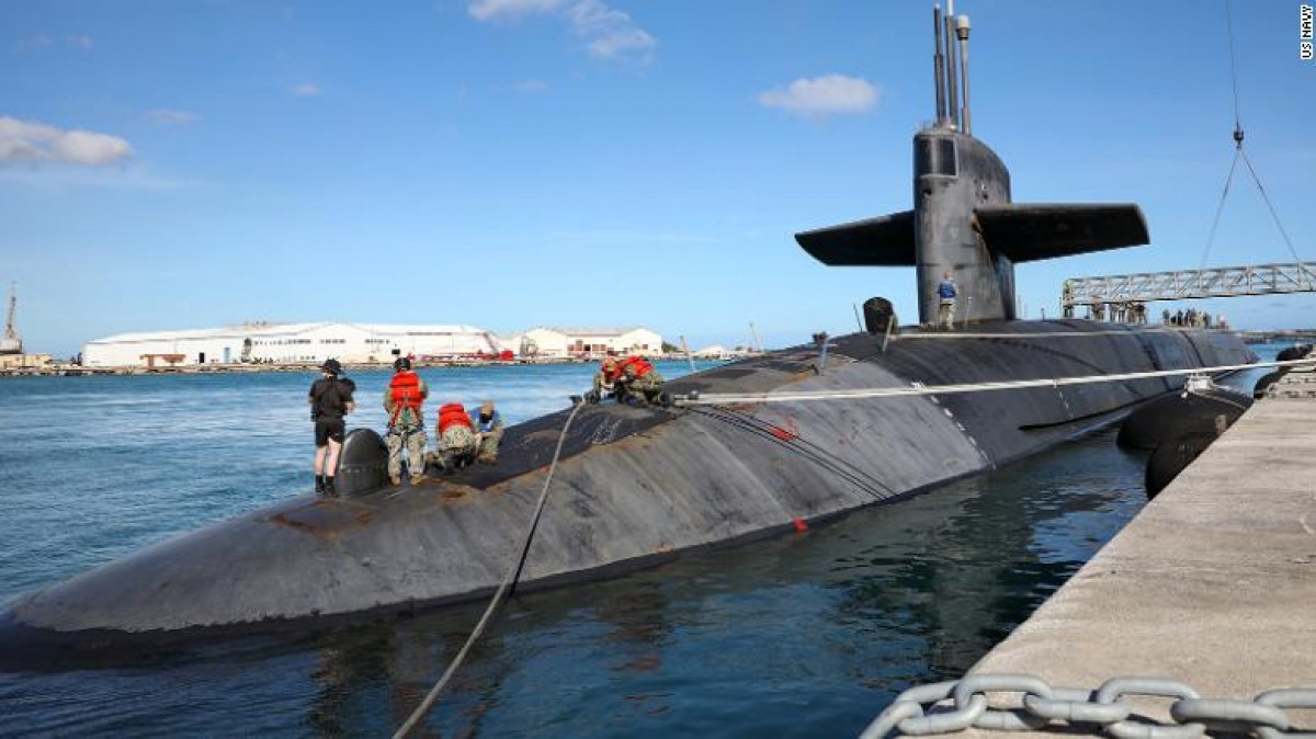 Tàu ngầm tên lửa đạn đạo USS Nevada tới căn cứ hải quân ở Guam ngày 15/1/2022. Ảnh: Hải quân Mỹ