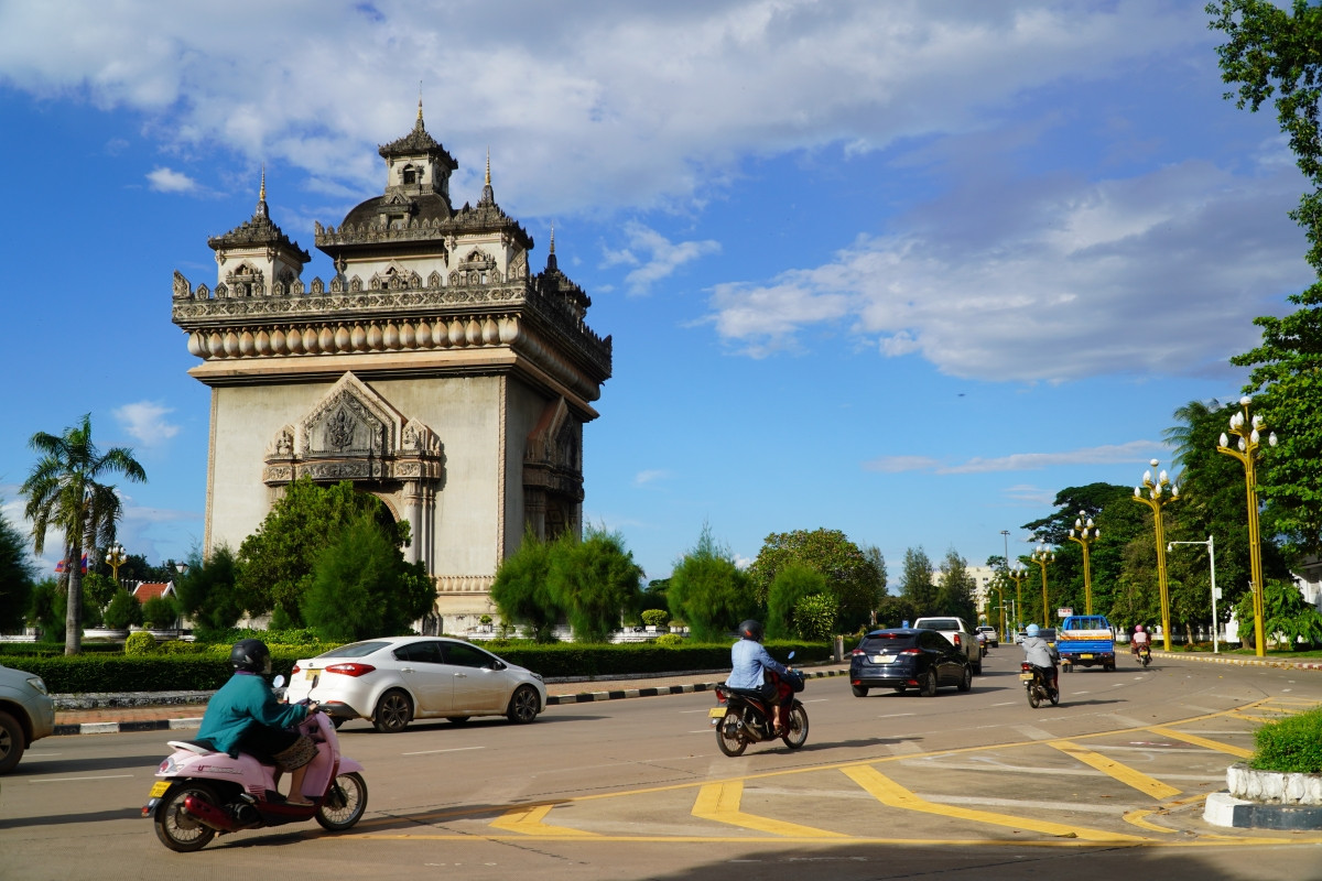 Patuxay - một địa điểm thu hút khách du lịch quốc tế tại Lào.