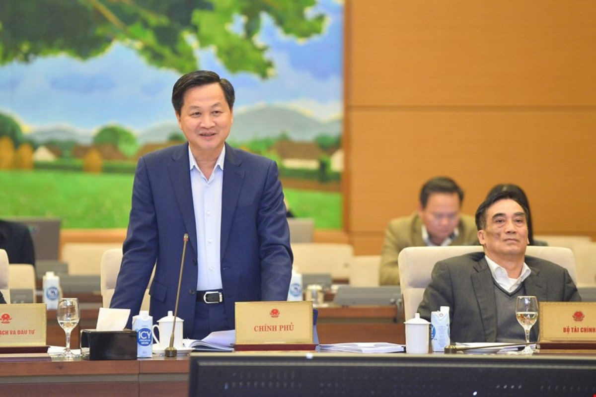Phó Thủ tướng Lê Minh Khái phát biểu tại phiên họp Ủy ban Thường vụ Quốc hội