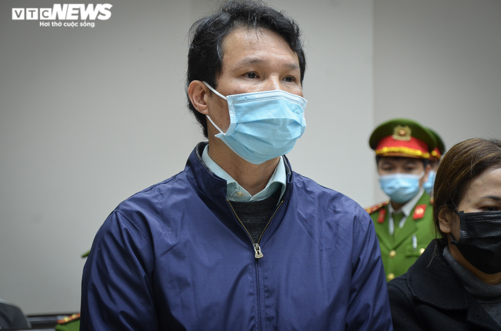  Ảnh: Xét xử cựu Giám đốc BV Bạch Mai Nguyễn Quốc Anh cùng thuộc cấp  - 7