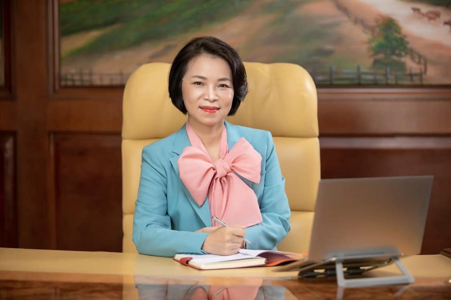 Chân dung phu nhân kín tiếng của tỷ phú Phạm Nhật Vượng lần đầu lộ diện - 2