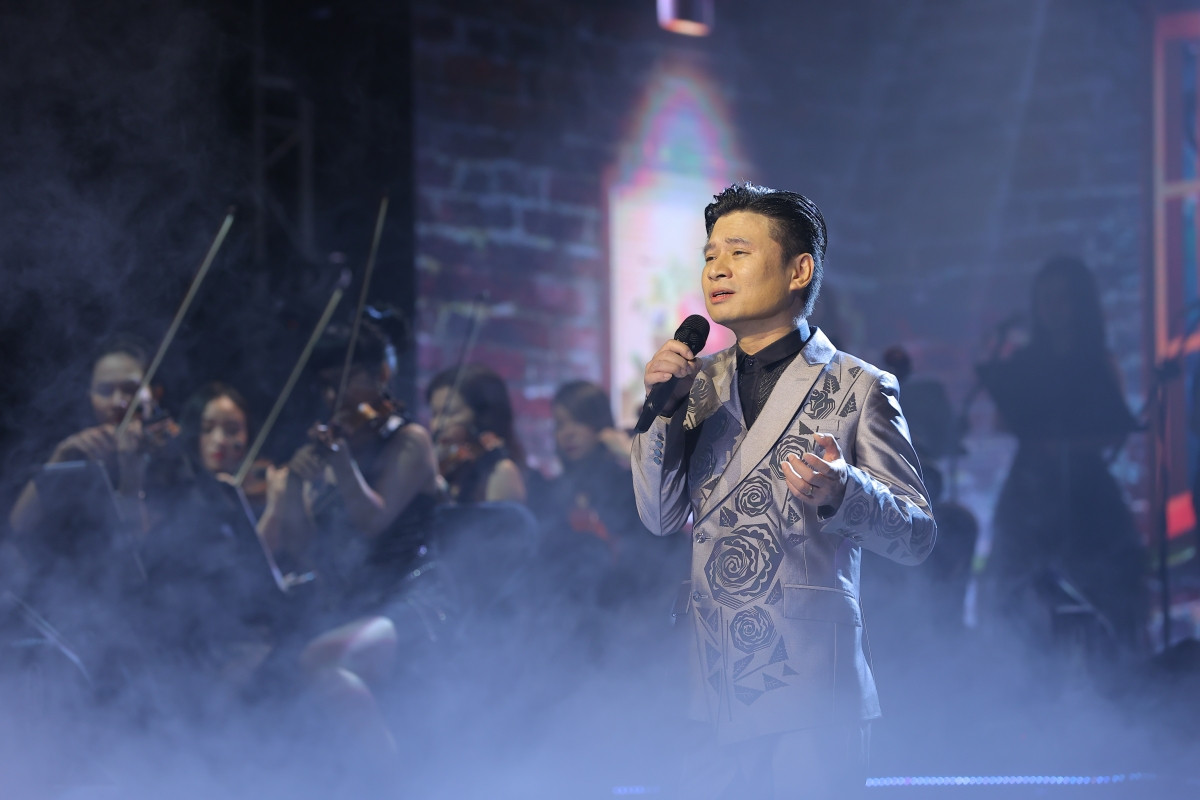 Tấn Minh khiến khán giả 'nổi da gà' khi hát nhạc Phú Quang ở 'Con đường âm nhạc' - 3